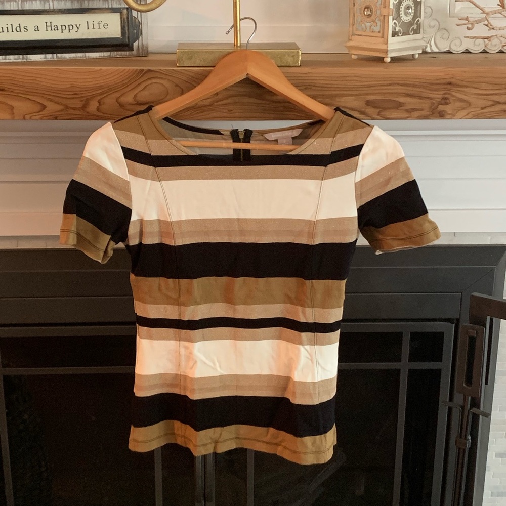 Short sleeve top